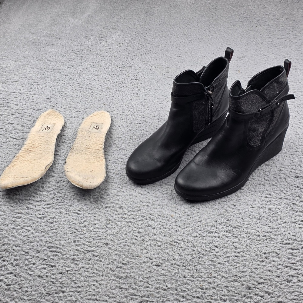 UGG Emalie Ankle Boots Women 8‎ Black Leather Shearling Sole Wedge Moto 1005286